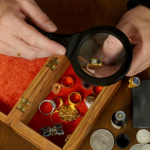 Contoh pemeriksaan barang di pegadaian